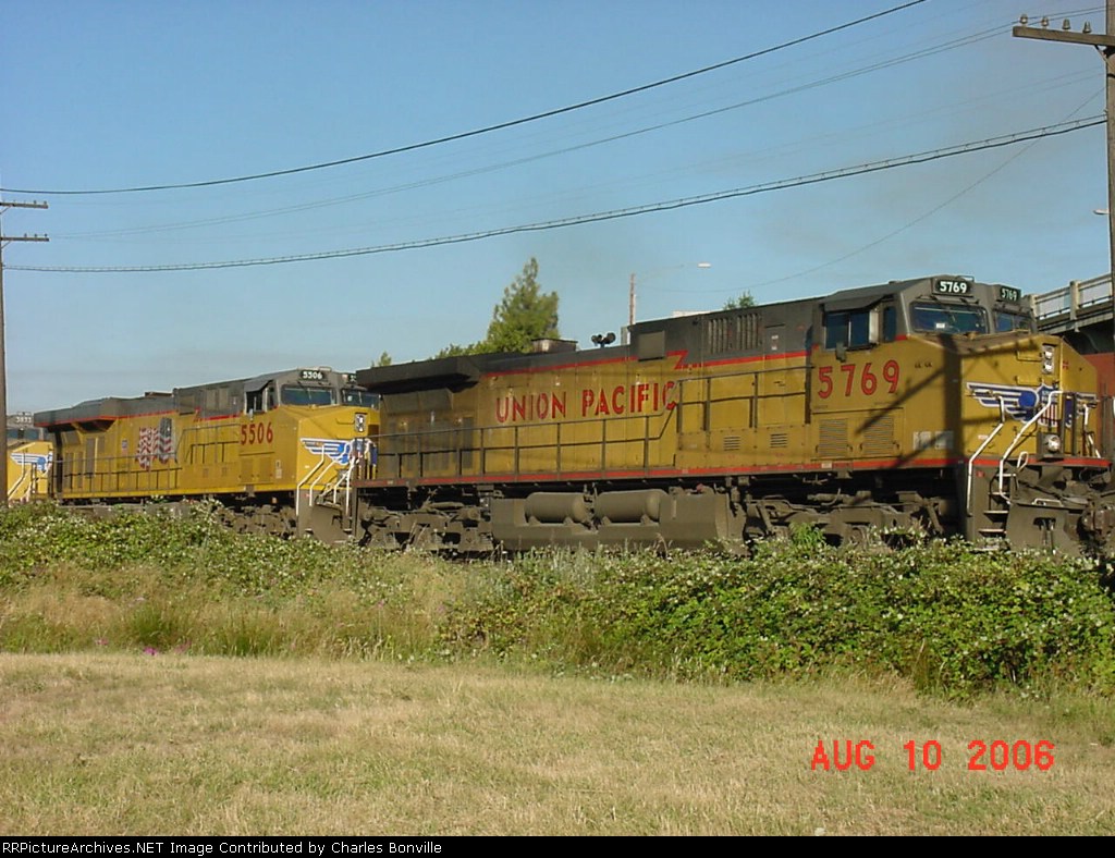 Southbound PNWR Eugene Hauler